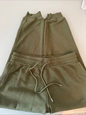 SALE‼️ATM Green Drawstring Sweapant/ Joggers size L